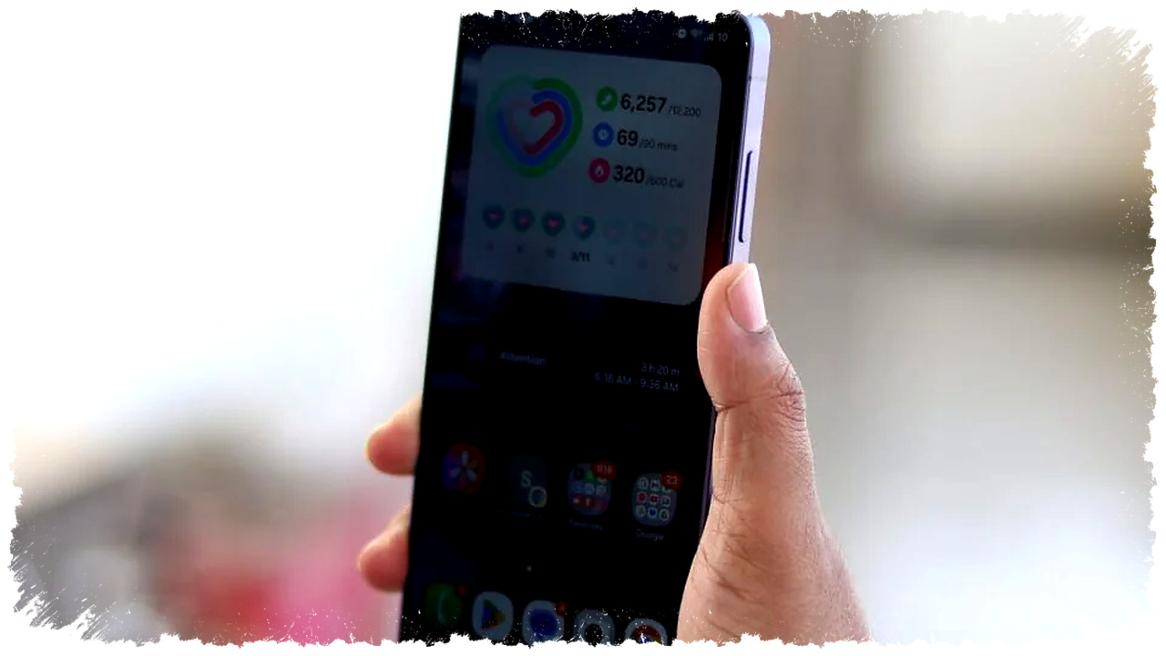 Survei Samsung Bongkar Privasi di Layar Ponsel, 56 Persen Orang Asing Ternyata Mengintip