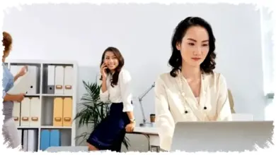 Tiga Bahasa Tubuh Ini Diam-Diam Membuat Orang Menjauh, Psikologi Menjelaskan Alasannya