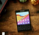 Titan 2 Elite Menghidupkan Lagi Nama BlackBerry, Keyboard Fisik Masih Laku Keras Titan 2 Elite Menghidupkan Lagi Nama BlackBerry, Keyboard Fisik Masih Laku Keras