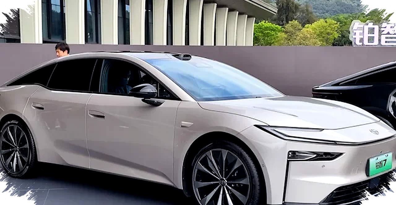 Toyota bZ7 Ludes 3.100 Unit Sejam, Rahasianya Ada di Huawei dan Xiaomi