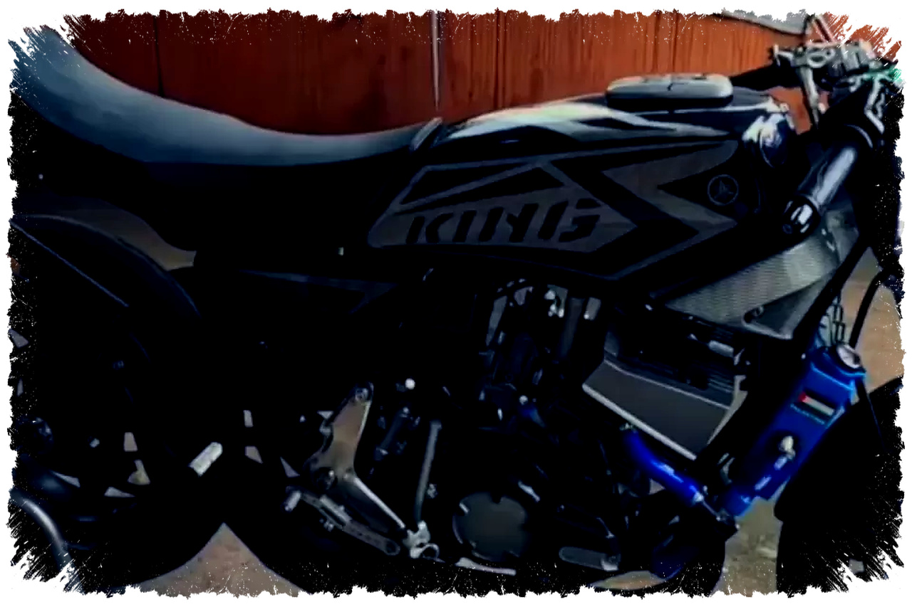 Yamaha RX King 2002 Dirombak Jadi 2 Silinder, Knalpot Custom dan Radiator Turun Tangan Yamaha RX King 2002 Dirombak Jadi 2 Silinder, Knalpot Custom dan Radiator Turun Tangan