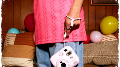 instax Mini 13 Kini Punya Self-Timer Ganda, Selfie Instan Tanpa Guncangan